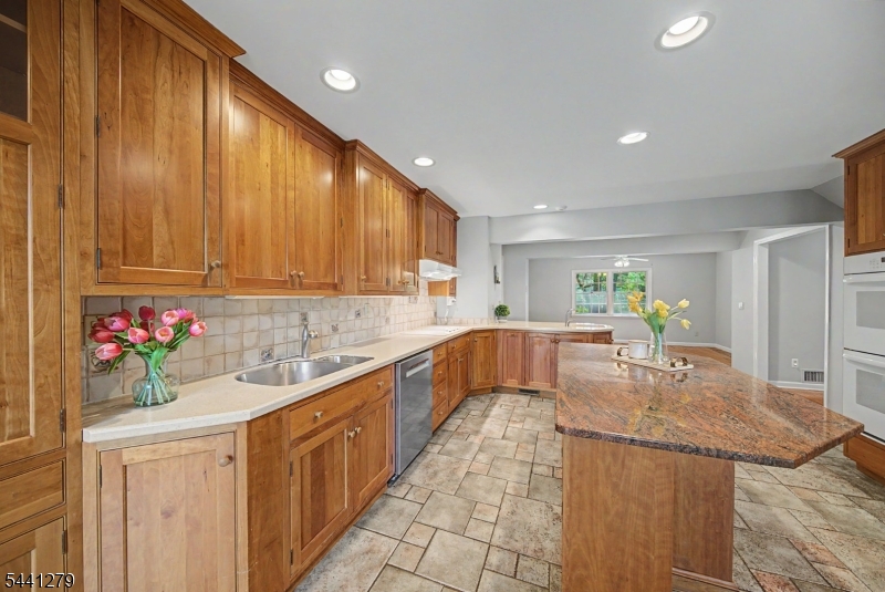 44 Glen Road Mountain Lakes, NJ 07046 - Photo 14 of 45