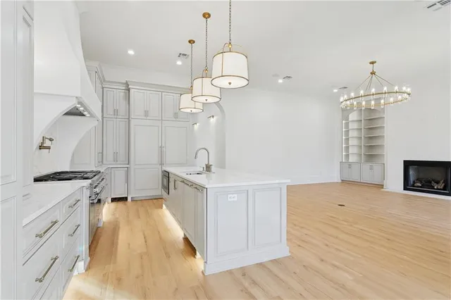 $2,249,000 | 245 Glenwood Drive, Metairie, LA 70005