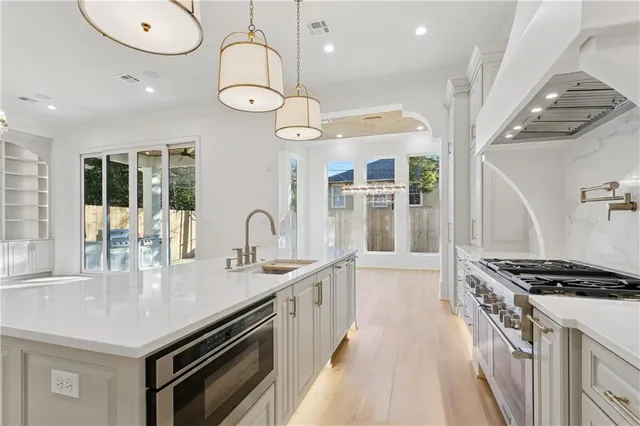 $2,249,000 | 245 Glenwood Drive, Metairie, LA 70005