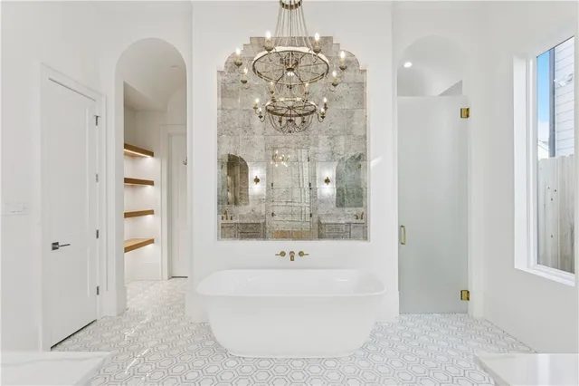 $2,249,000 | 245 Glenwood Drive, Metairie, LA 70005