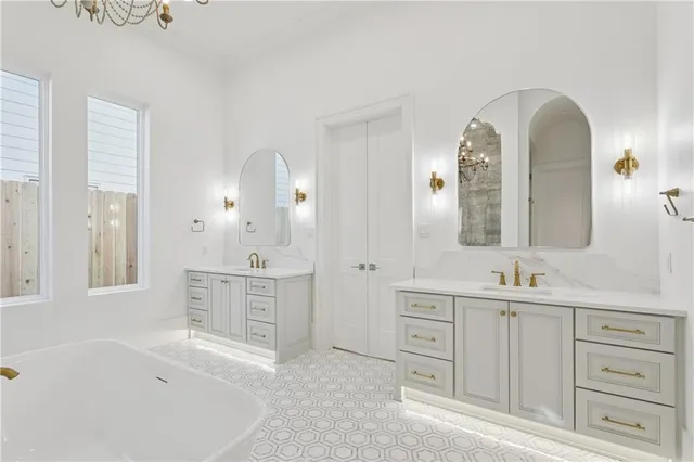 $2,249,000 | 245 Glenwood Drive, Metairie, LA 70005