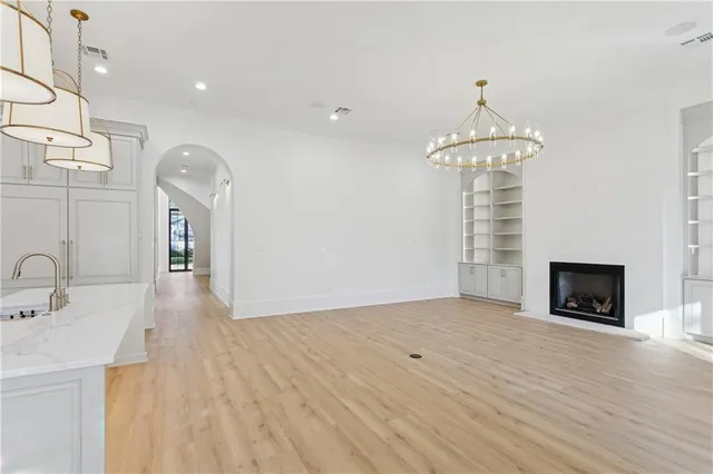 $2,249,000 | 245 Glenwood Drive, Metairie, LA 70005