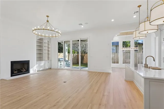 $2,249,000 | 245 Glenwood Drive, Metairie, LA 70005