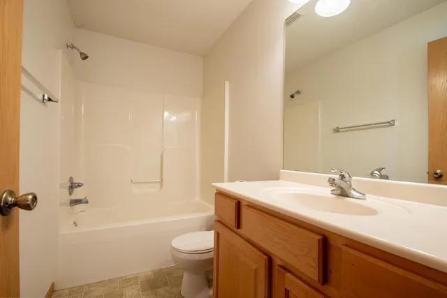 $325,000 | 17708 311th Court, Shafer, MN 55074