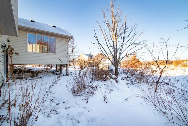 $325,000 | 17708 311th Court, Shafer, MN 55074