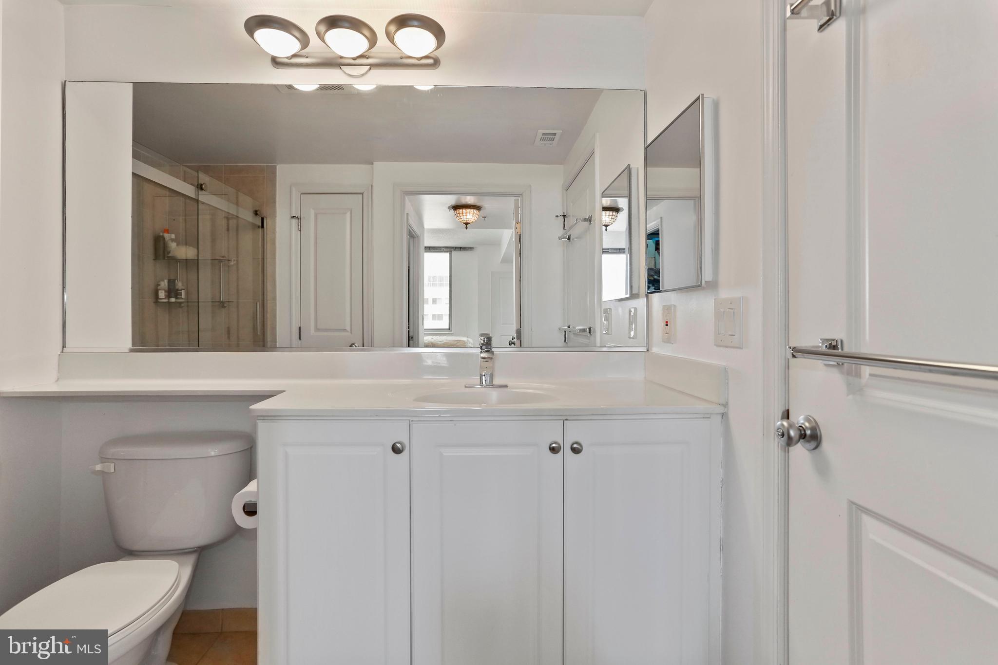 851 North Glebe Road, Unit 714 Arlington, VA 22203 - Photo 16 of 36 Bathroom