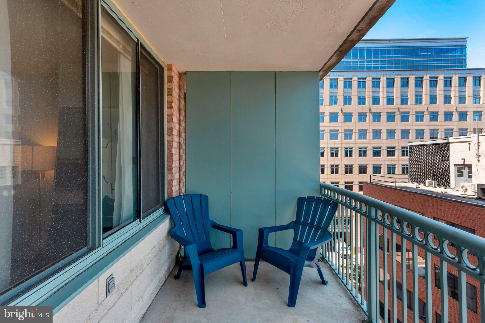 851 North Glebe Road, Unit 714 Arlington, VA 22203 - Photo 20 of 36 Balcony