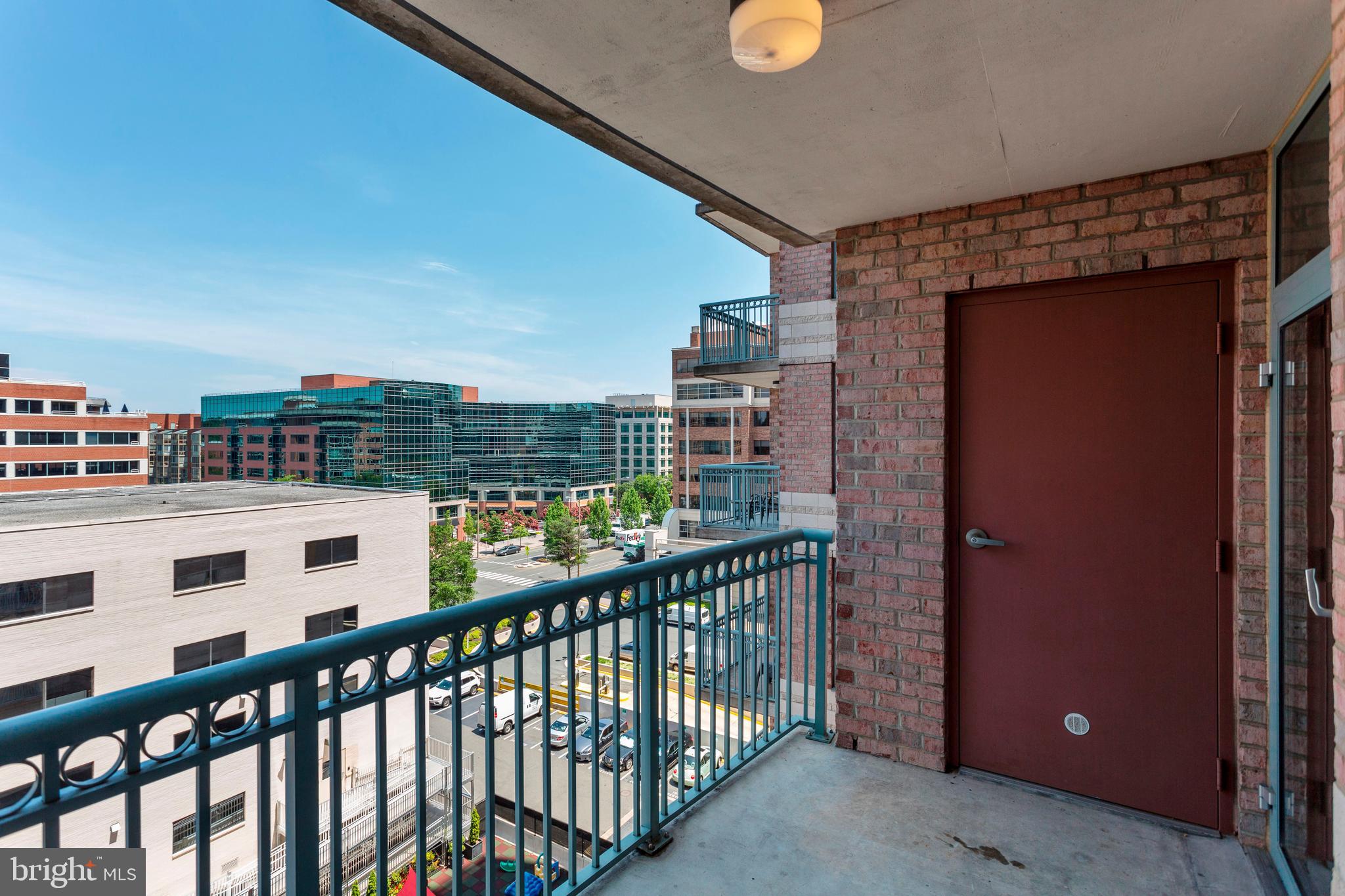 851 North Glebe Road, Unit 714 Arlington, VA 22203 - Photo 24 of 36 Balcony