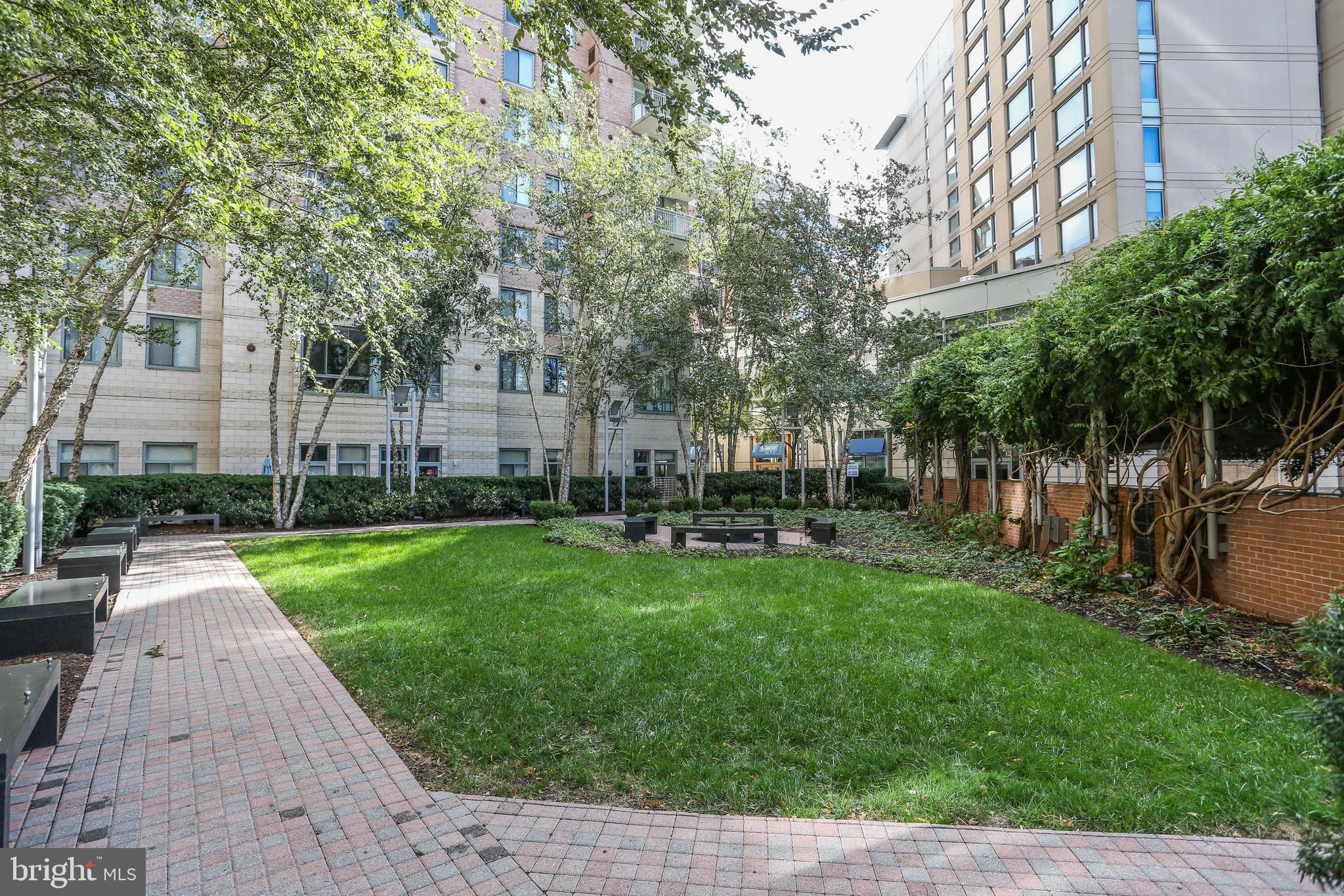 851 North Glebe Road, Unit 714 Arlington, VA 22203 - Photo 36 of 36 Courtyard