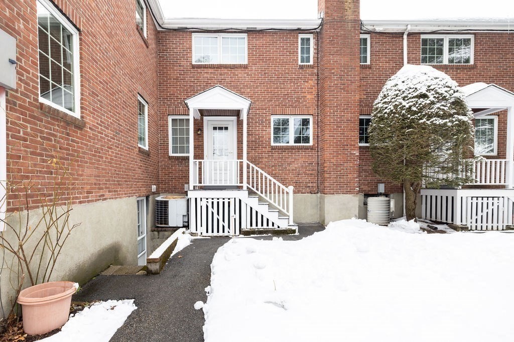 63 Linden Street, Unit 6 Wellesley, MA 02482 - Photo 13 of 14