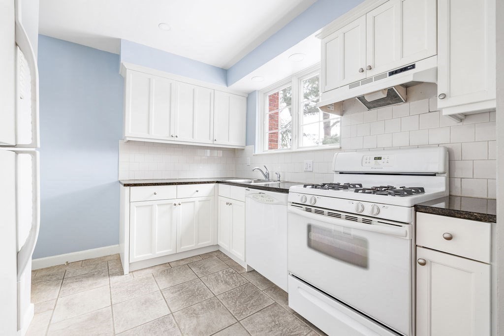 63 Linden Street, Unit 6 Wellesley, MA 02482 - Photo 4 of 14