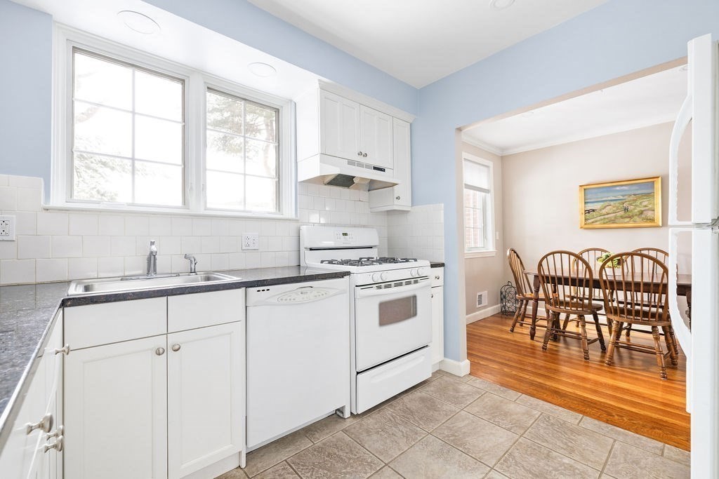 63 Linden Street, Unit 6 Wellesley, MA 02482 - Photo 5 of 14