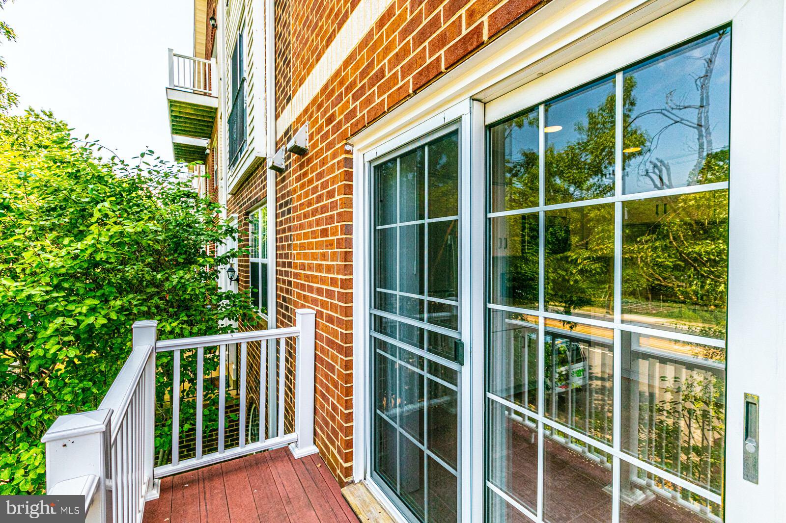 3002 South Glebe Road Arlington, VA 22206 - Photo 31 of 31 a balcony view with a window