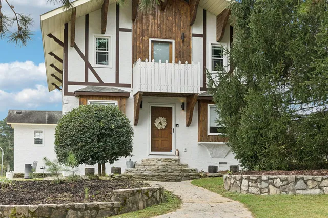 a view of livingroom with hardwood and furniture
