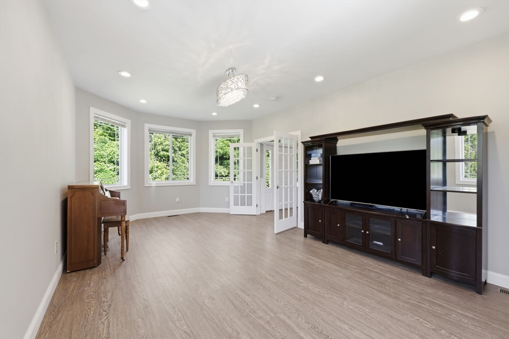 17 Russellville Road Westfield, MA 01085 - Photo 15 of 38