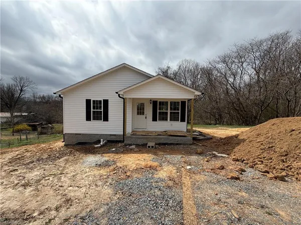 $235,900 | 113 West River Drive, Randleman, NC 27317