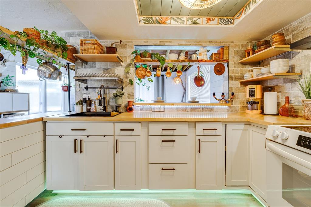 12615 Capitol Drive Hudson, FL 34667 - Photo 15 of 34