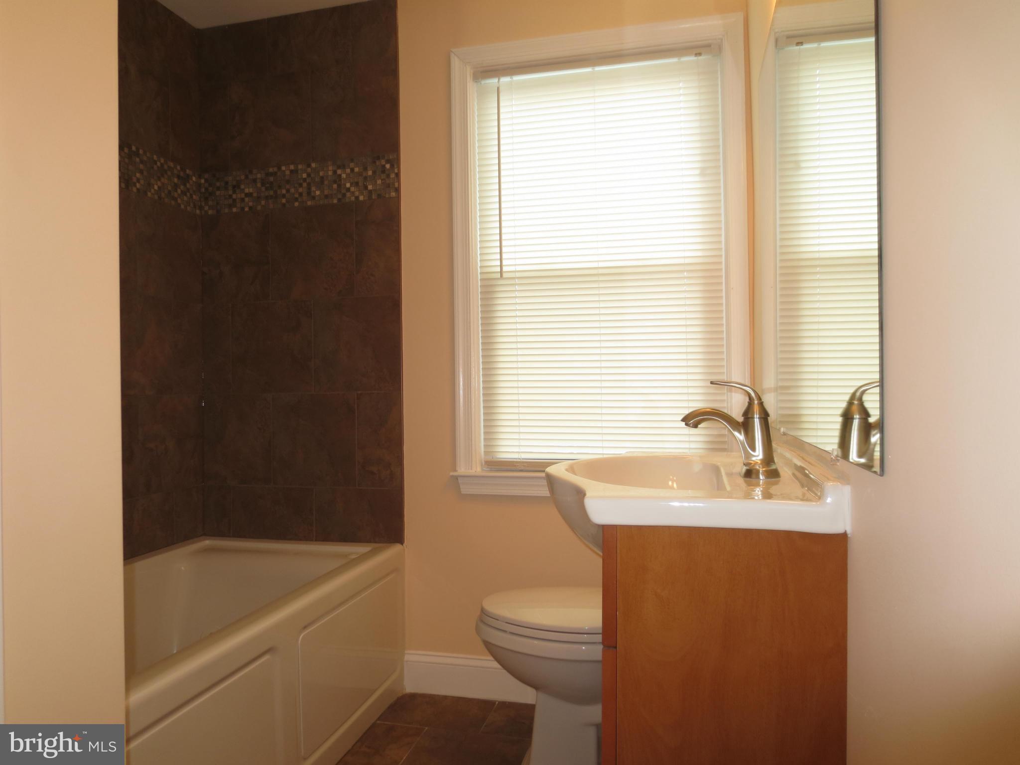 1524 Medford Road Baltimore, MD 21218 - Photo 11 of 28 Upstairs Bath