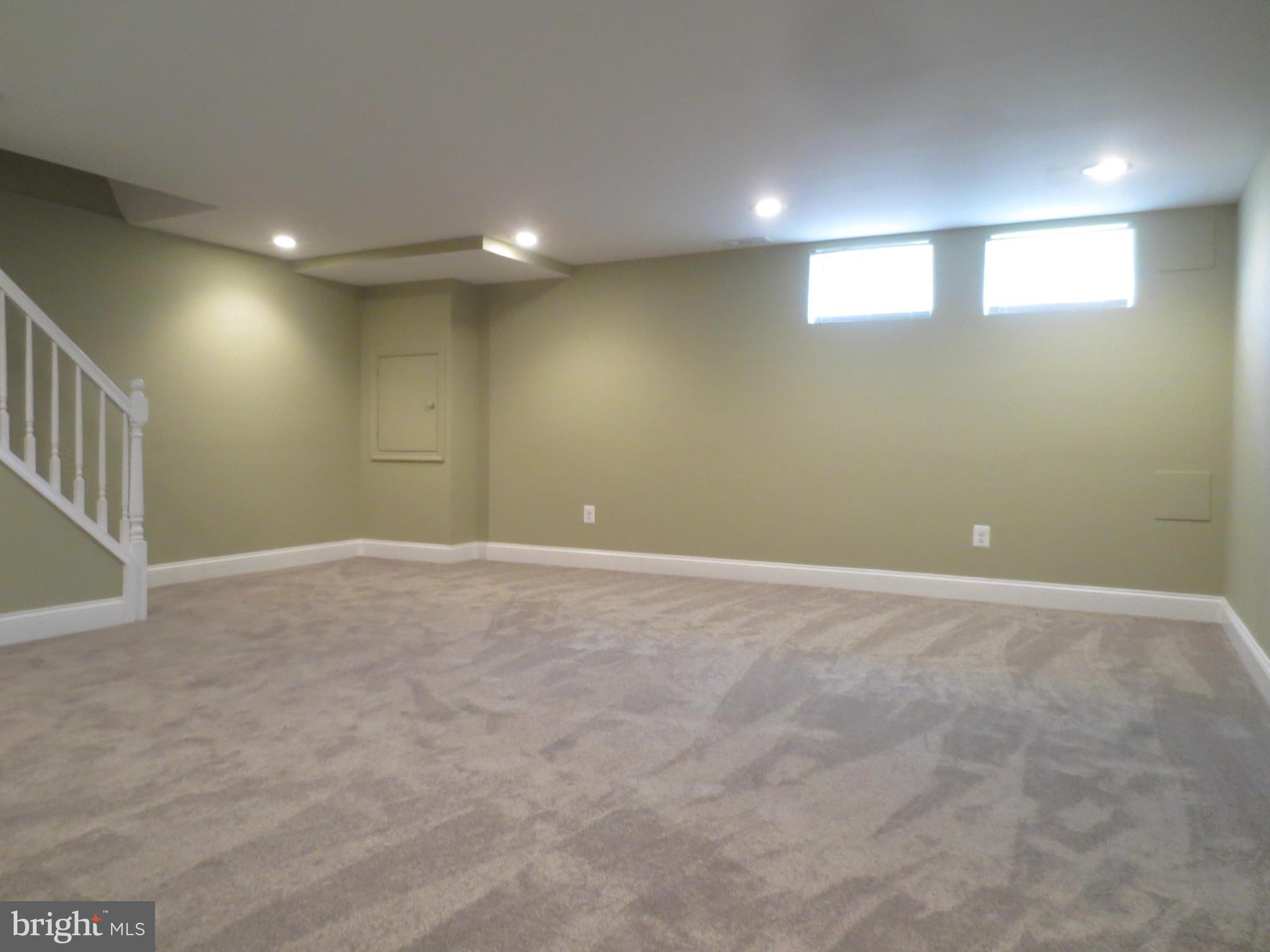 1524 Medford Road Baltimore, MD 21218 - Photo 18 of 28 Large Family Room