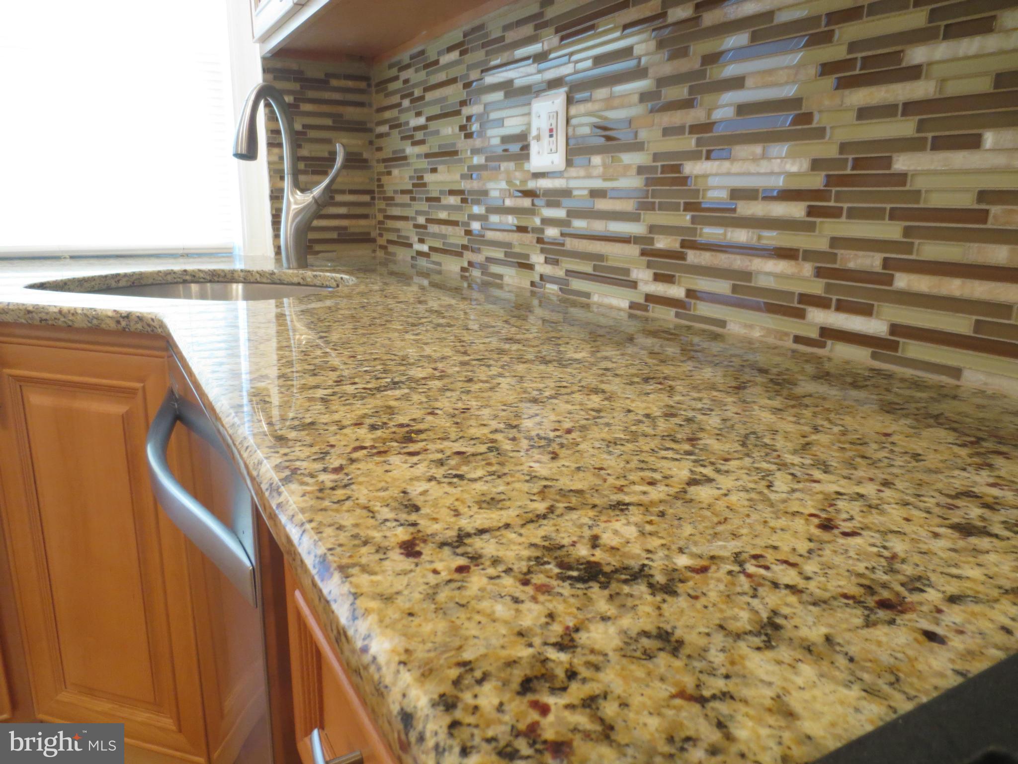 1524 Medford Road Baltimore, MD 21218 - Photo 4 of 28 Gorgeous Granite and Backsplash