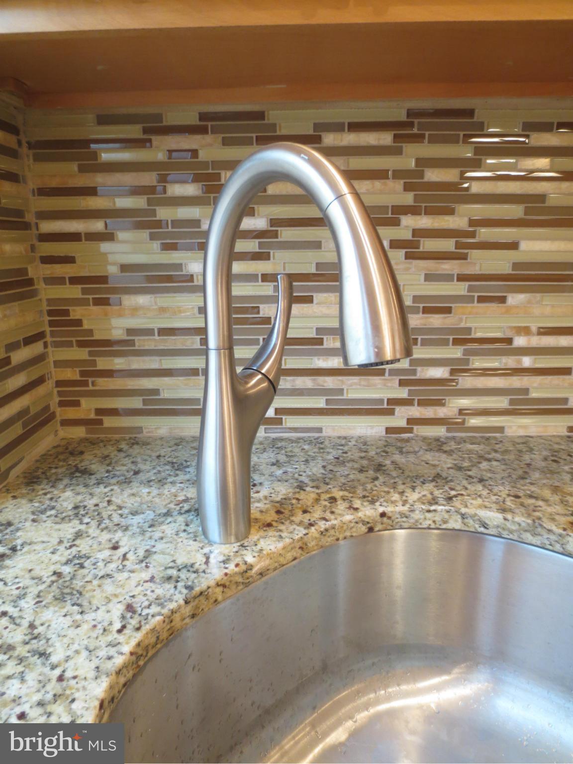 1524 Medford Road Baltimore, MD 21218 - Photo 5 of 28 Designer Fixtures