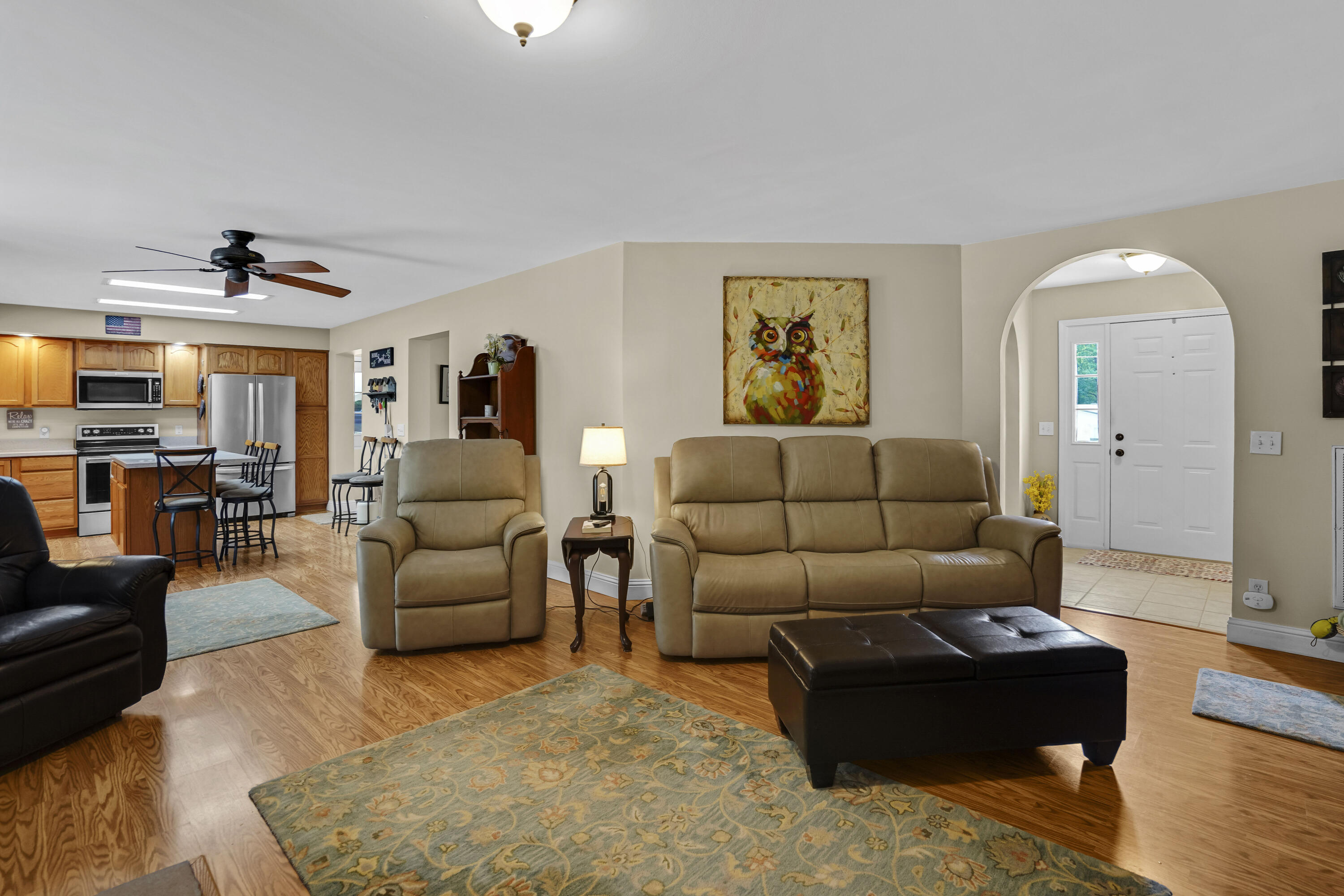 401 Whisperway Road Moneta, VA 24121 - Photo 10 of 60 Living Room