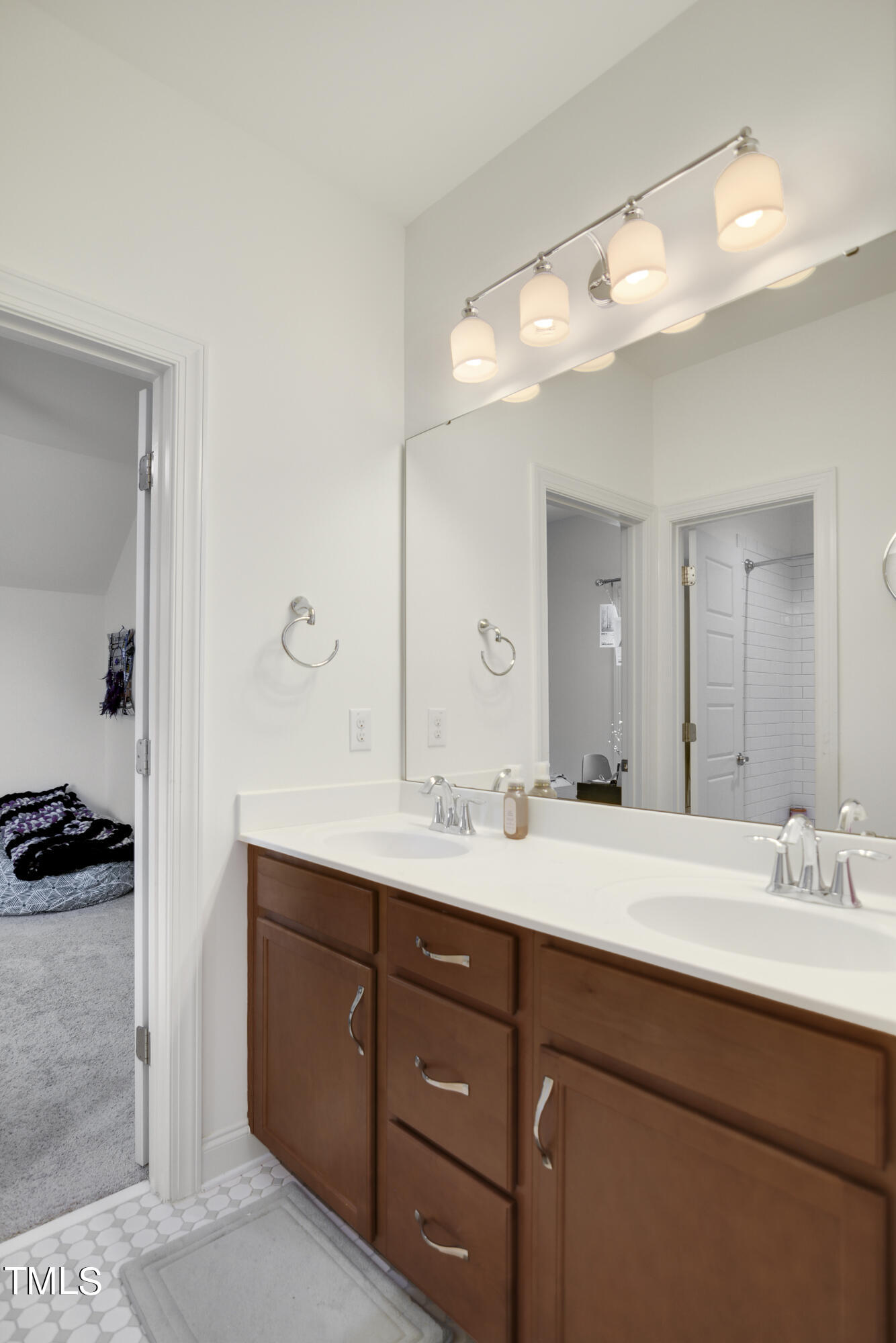 7496 Banksiana Way Raleigh, NC 27613 - Photo 22 of 38 26