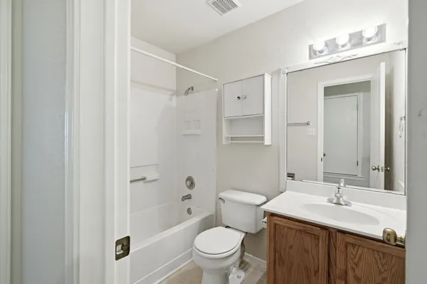 $1,800 | 3807 Haleys Way, Round Rock, TX 78665