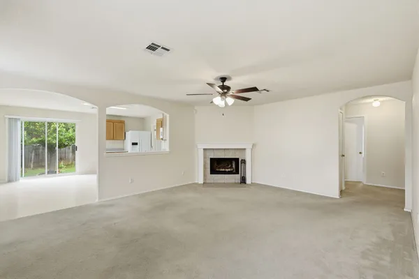 $1,800 | 3807 Haleys Way, Round Rock, TX 78665