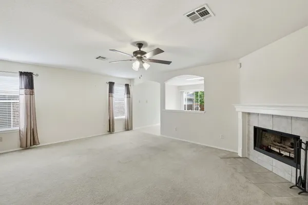 $1,800 | 3807 Haleys Way, Round Rock, TX 78665