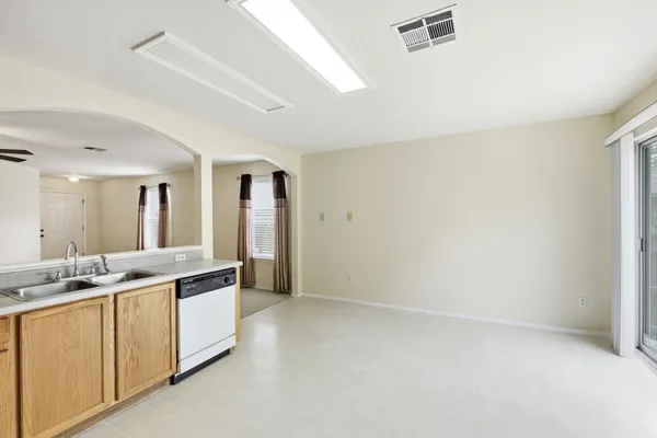 $1,800 | 3807 Haleys Way, Round Rock, TX 78665