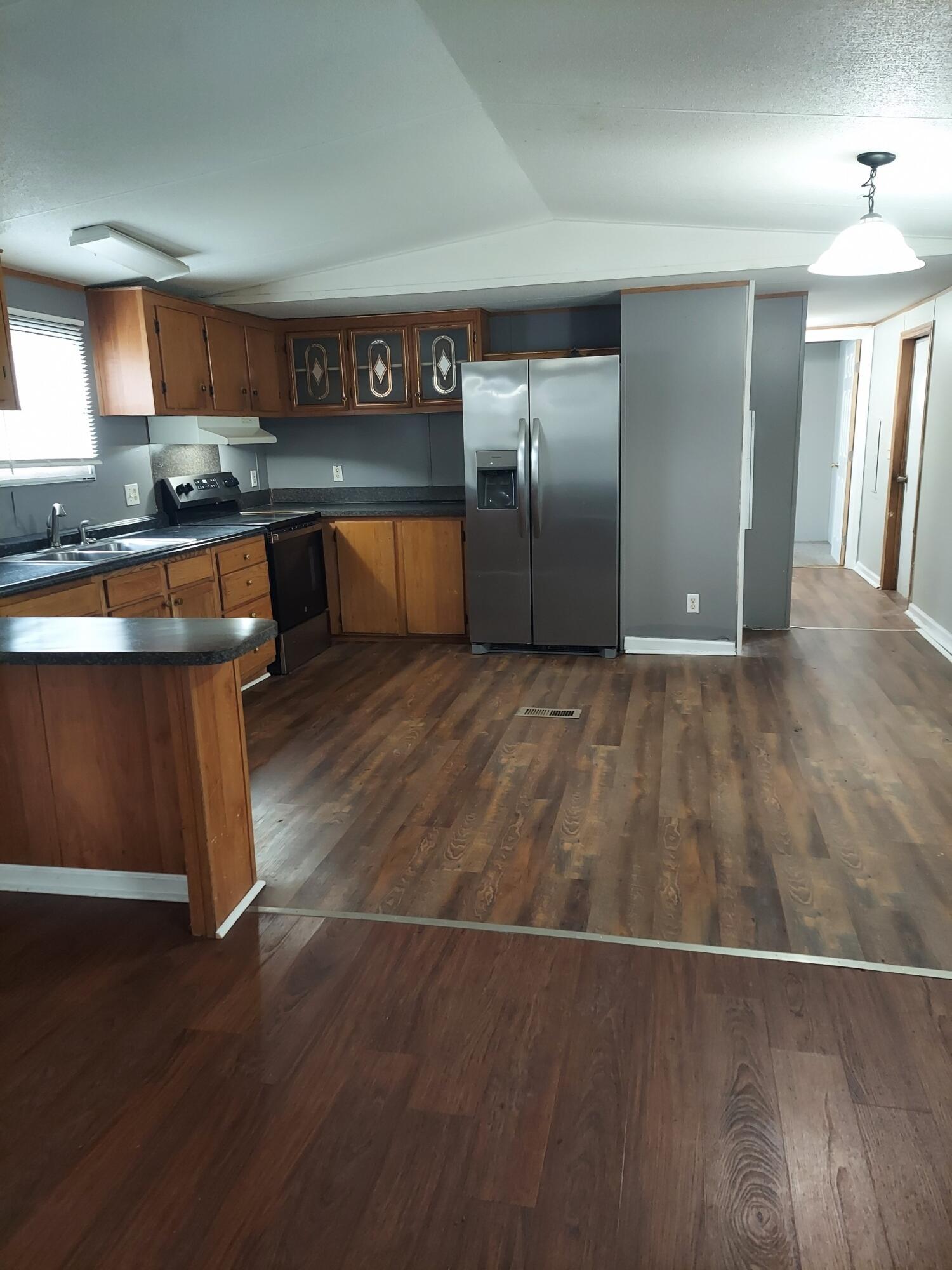 2221 Rifle Range Road Mount Pleasant, SC 29466 - Photo 2 of 12 Kitchen