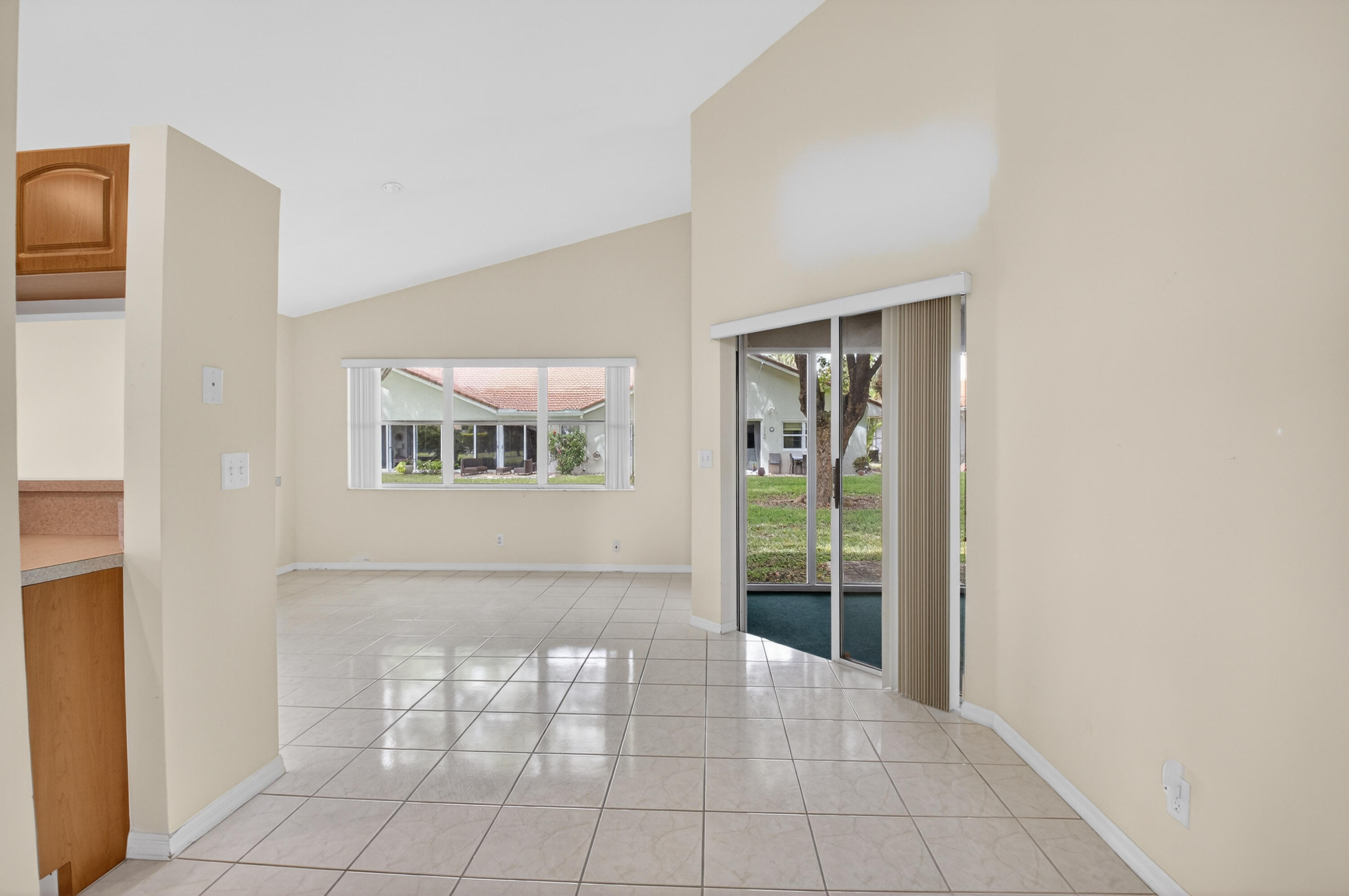 11151 Autoro Court Boca Raton, FL 33498 - Photo 12 of 70 DSC_2377