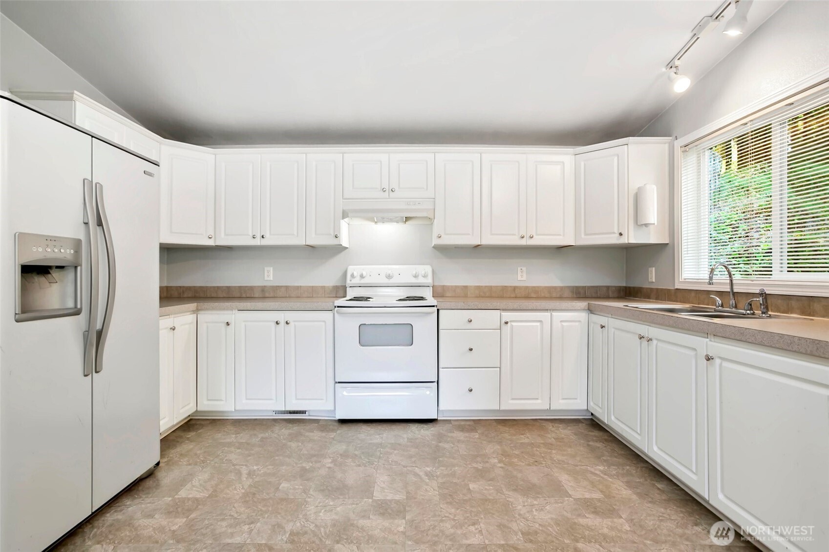 3000 North Mission Road West Bremerton, WA 98312 - Photo 7 of 21 Gallery Image 7