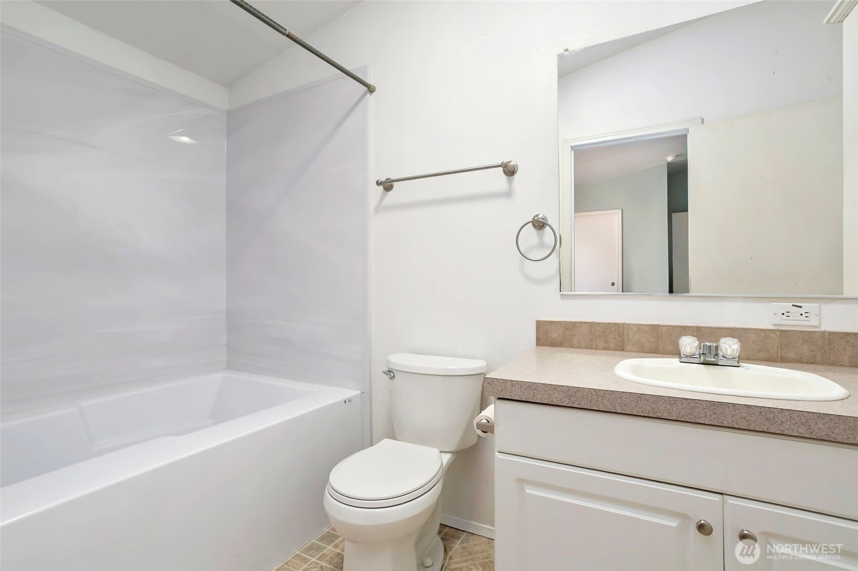 3000 North Mission Road West Bremerton, WA 98312 - Photo 10 of 21 Gallery Image 10