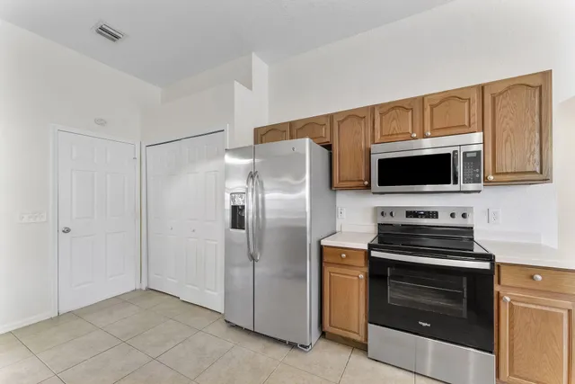 $2,700 | Undisclosed Address, Port St. Lucie, FL 34983