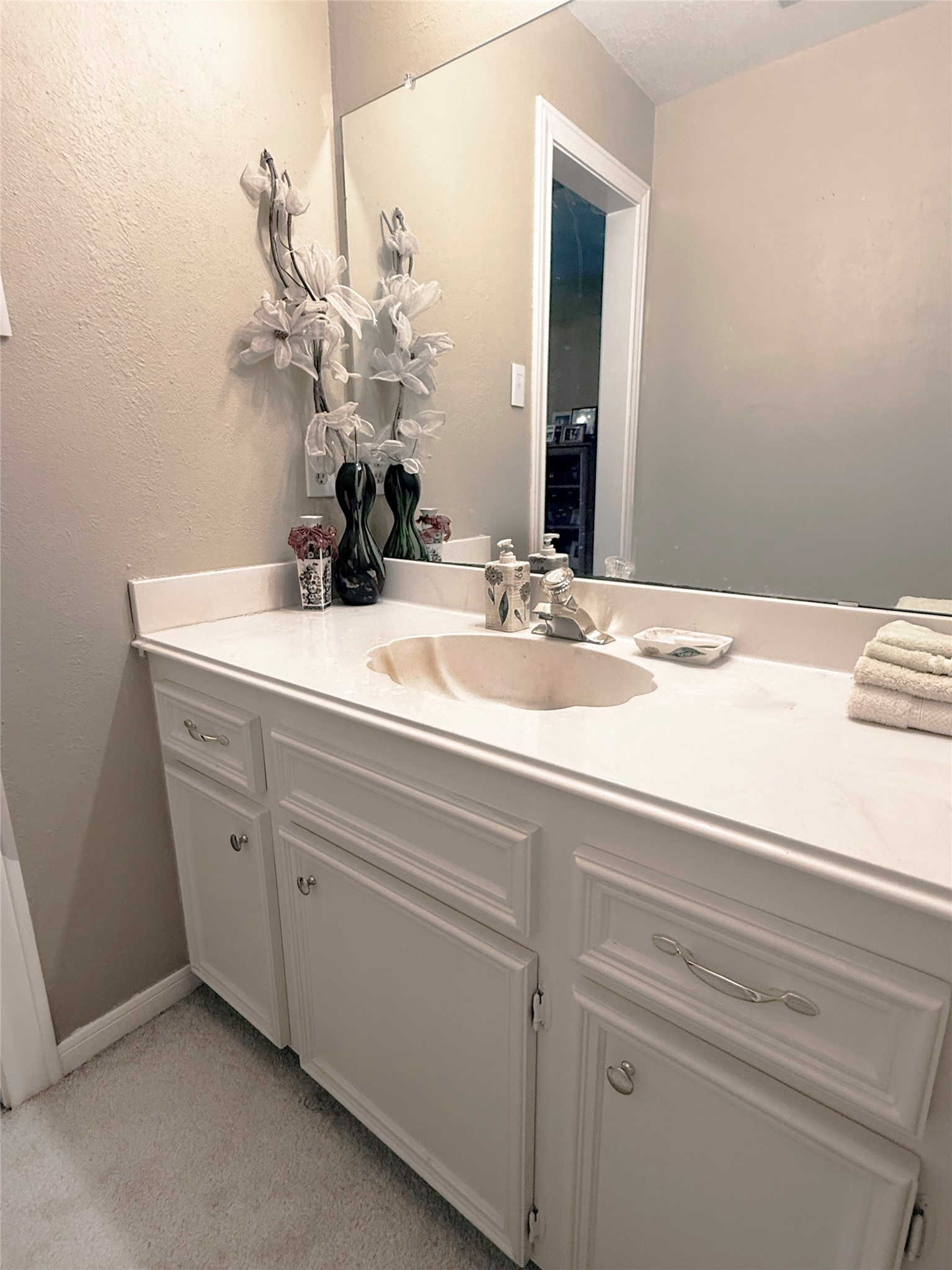17310 Wyeth Circle Spring, TX 77379 - Photo 37 of 50 a bathroom with a sink vanity granite and a mirror