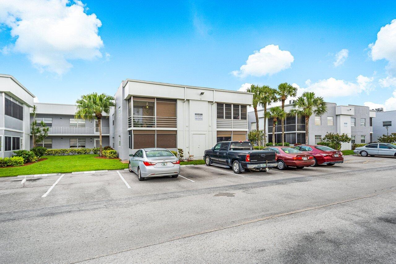 150 Burgandy Way Delray Beach, FL 33484 - Photo 3 of 34 PARK AT THE DOOR