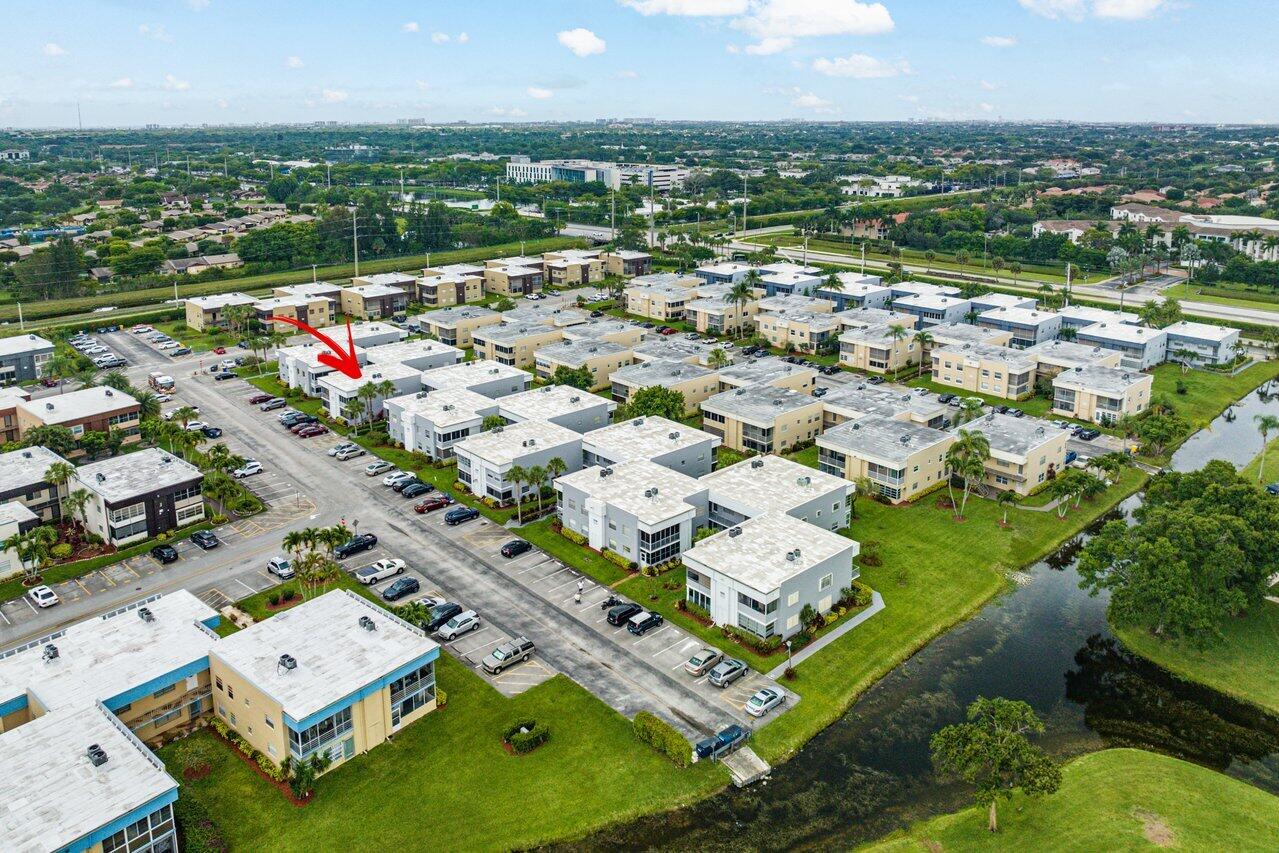 150 Burgandy Way Delray Beach, FL 33484 - Photo 32 of 34 CLOSE TO GOLF, CLUBHOUSE,POOL