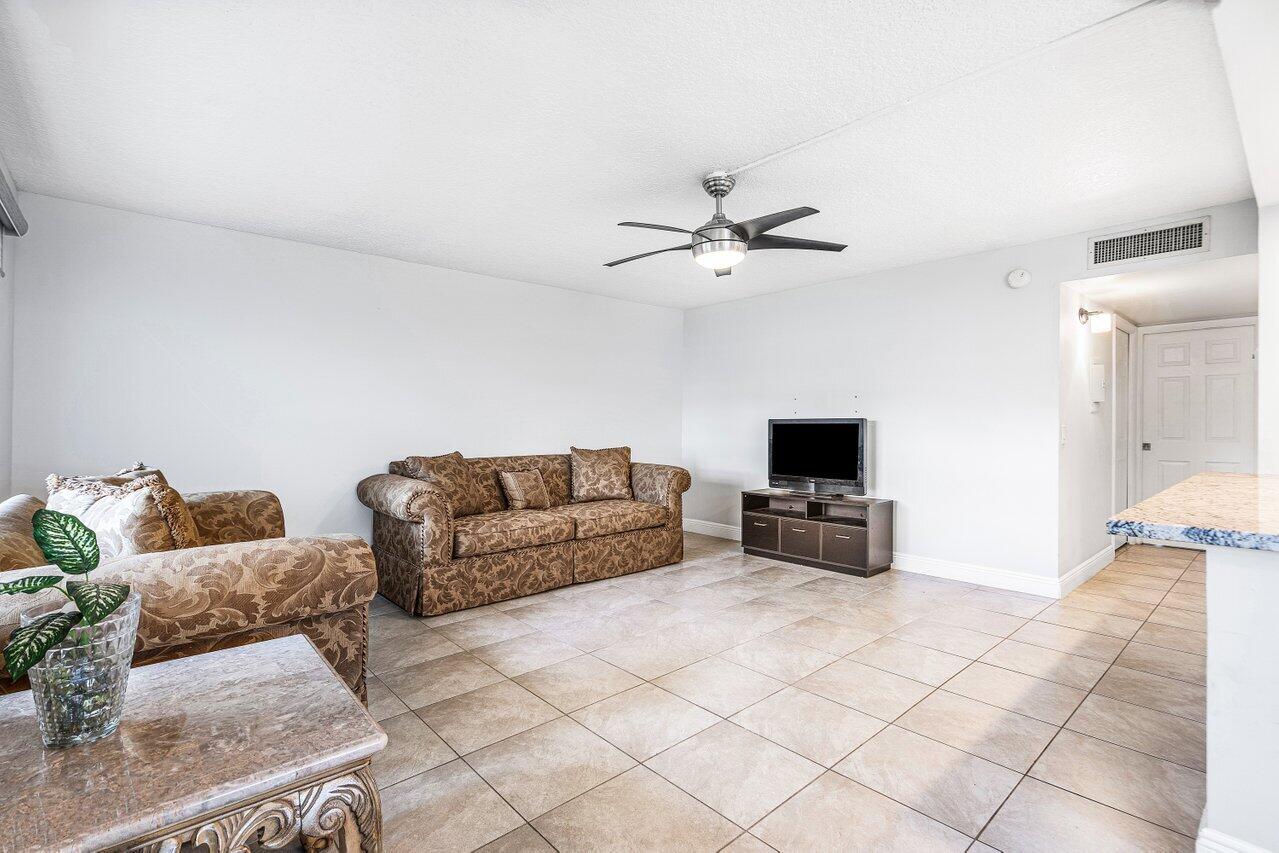 150 Burgandy Way Delray Beach, FL 33484 - Photo 5 of 34 TILED FLOORING THRUOUT