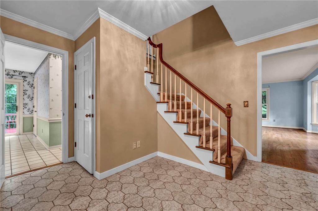 935 Field Club Road Pittsburgh, PA 15238 - Photo 8 of 35 Gallery Image 8