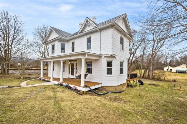 $360,000 | 1681 New Hope And Crimora Road, Crimora, VA 24431