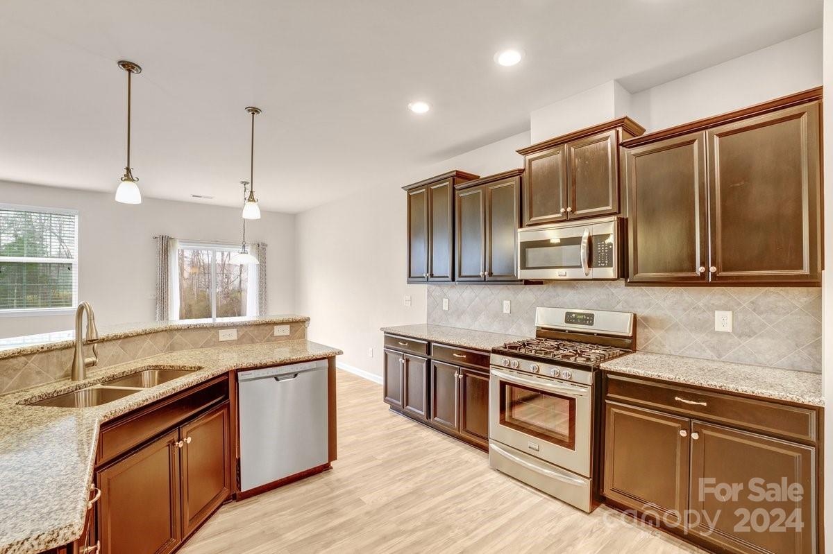 10325 Ebbets Road Charlotte, NC 28273 - Photo 4 of 40 Gallery Image 4