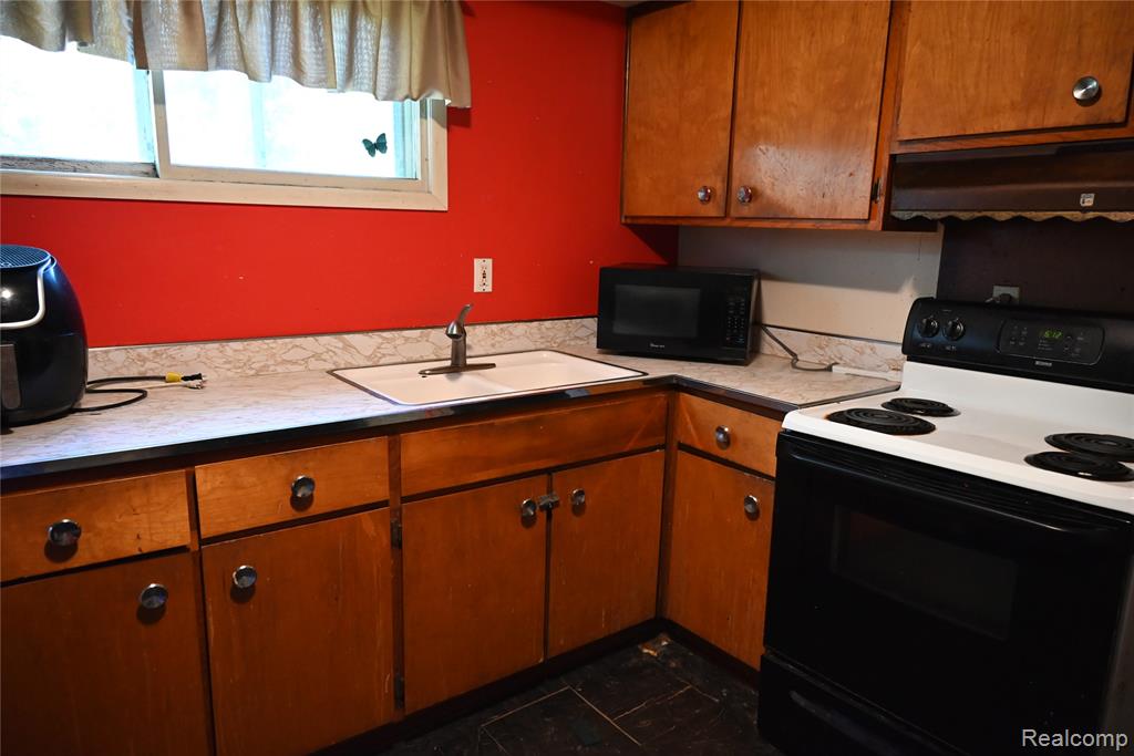 45225 Bemis Road Belleville, MI 48111 - Photo 6 of 16