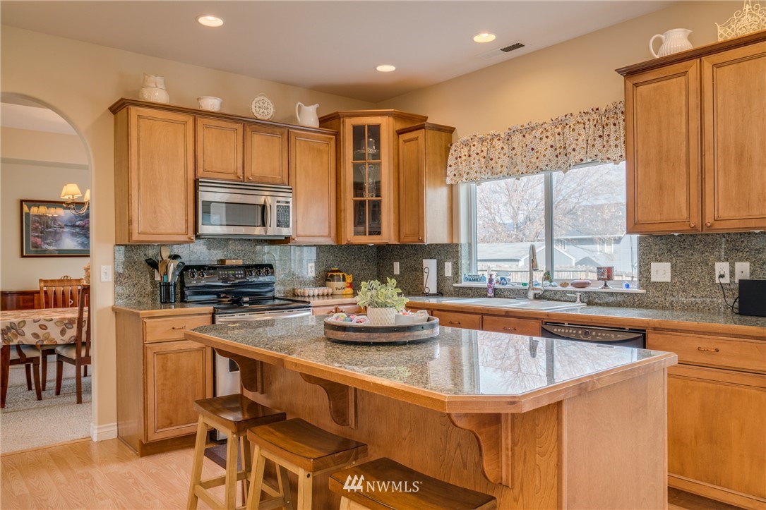413 Lars Lane Wenatchee, WA 98801 - Photo 8 of 33 Gallery Image 8