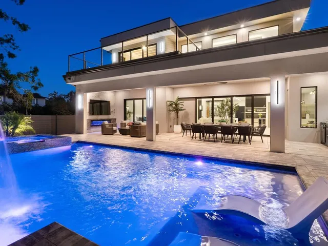 $2,649,000 | 2467 Hyde Park Street, Sarasota, FL 34239