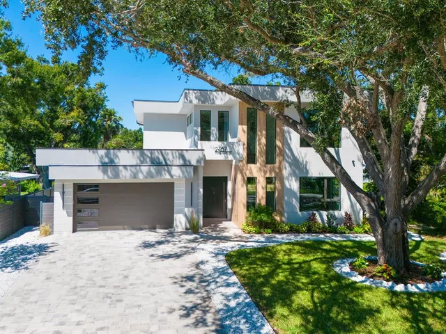 $2,649,000 | 2467 Hyde Park Street, Sarasota, FL 34239