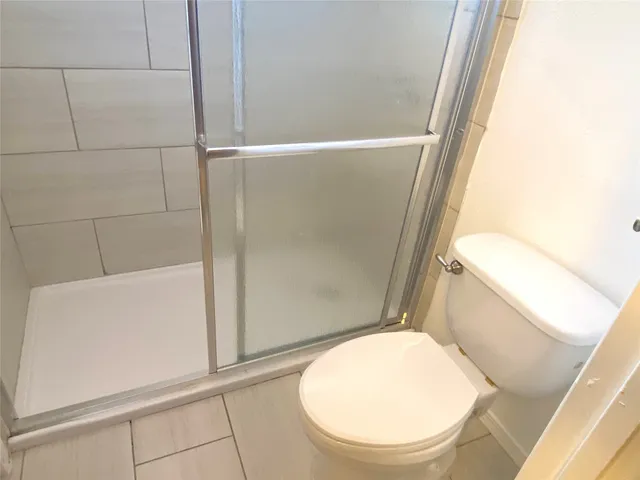 $1,400 | 10122 Shadow Wood Drive, Unit 11, Houston, TX 77043