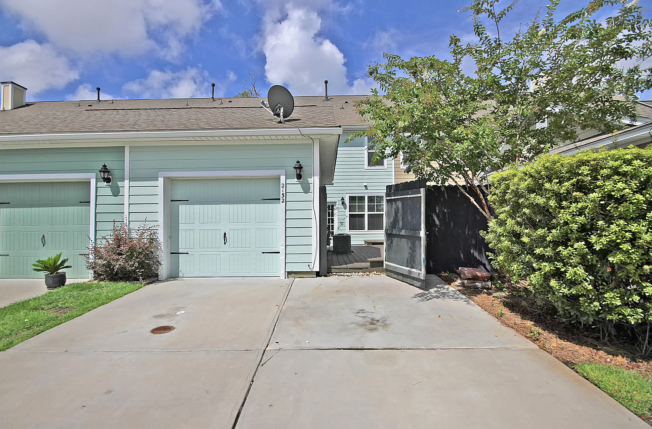 2132 Promenade Court Mount Pleasant, SC 29466 - Photo 11 of 33 Driveway