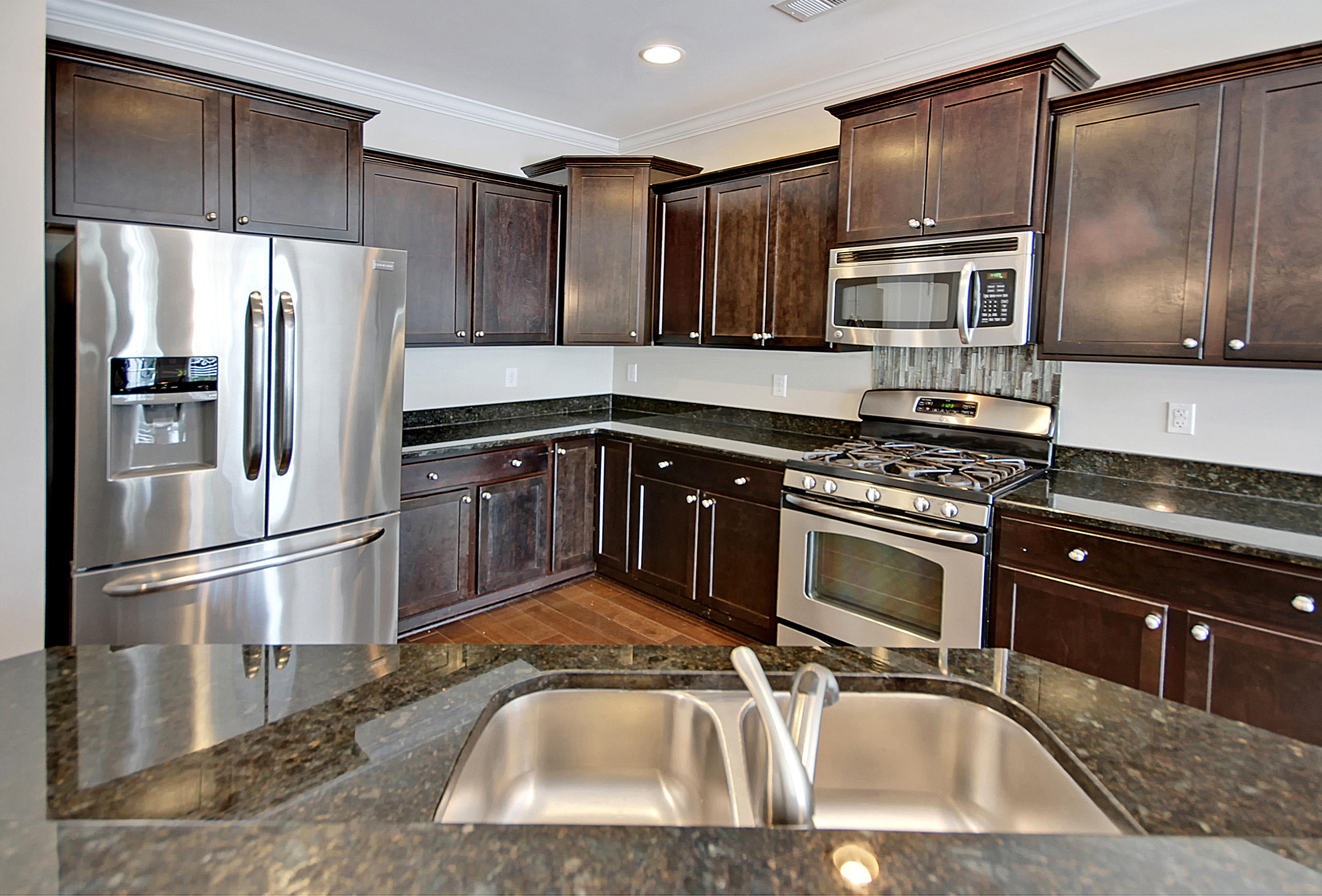 2132 Promenade Court Mount Pleasant, SC 29466 - Photo 22 of 33 Kitchen
